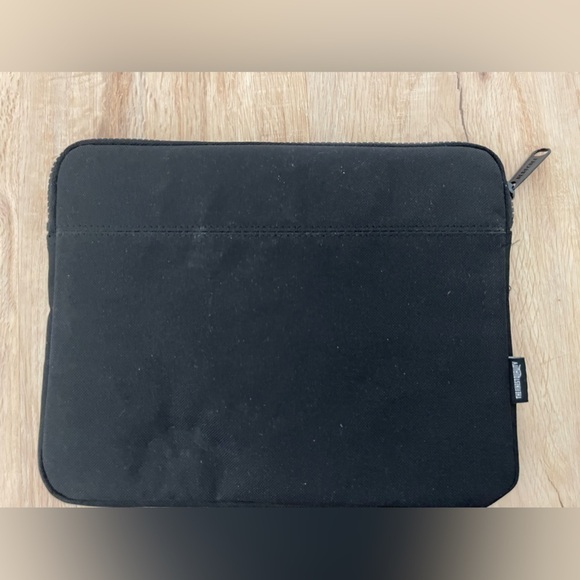 Herschel Anchor Sleeve Black - Picture 5 of 5